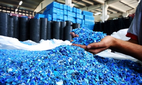 Tại Sao Doanh Nghiệp Nên Ưu Tiên Sử Dụng Nhựa Nguyên Sinh Trong Sản Xuất?